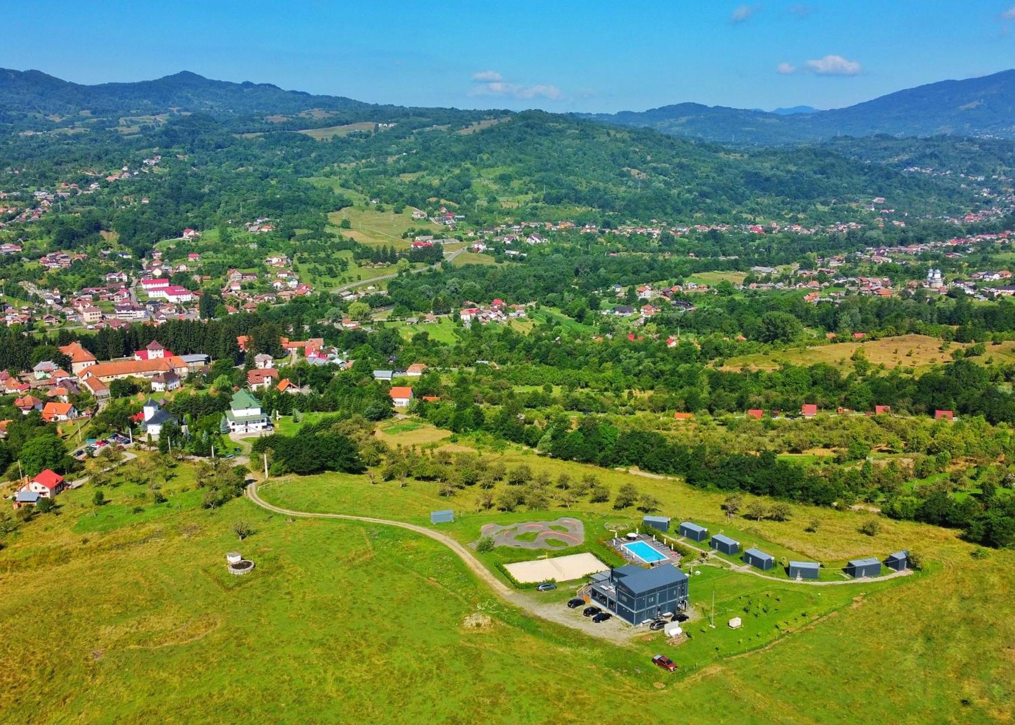 Flandra Glamping Hotel Corbeni Bagian luar foto