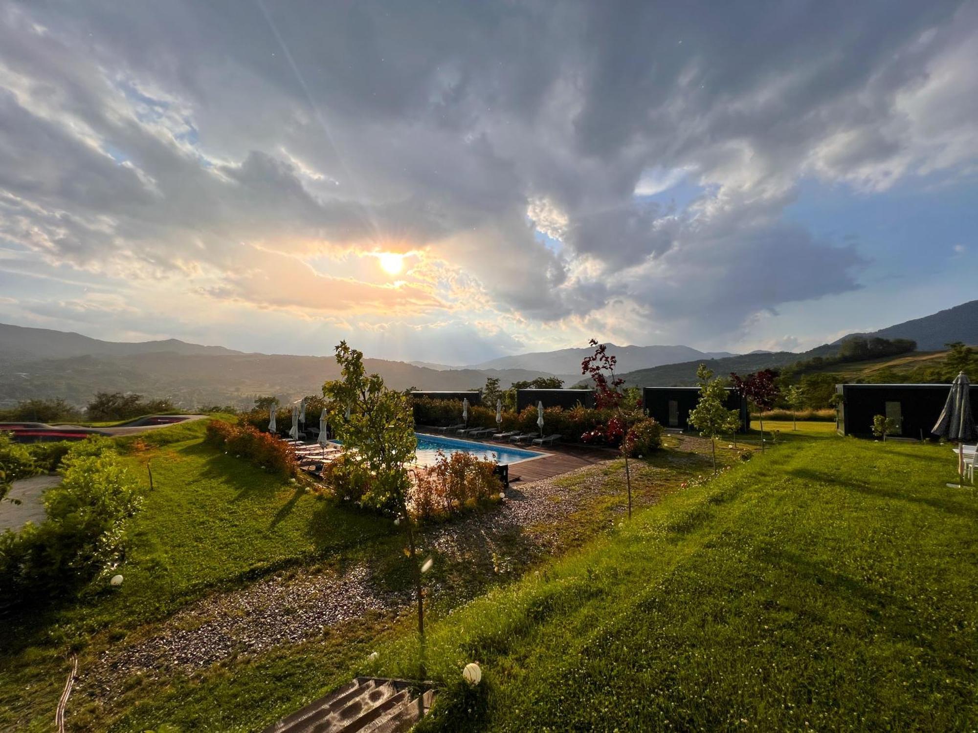 Flandra Glamping Hotel Corbeni Bagian luar foto