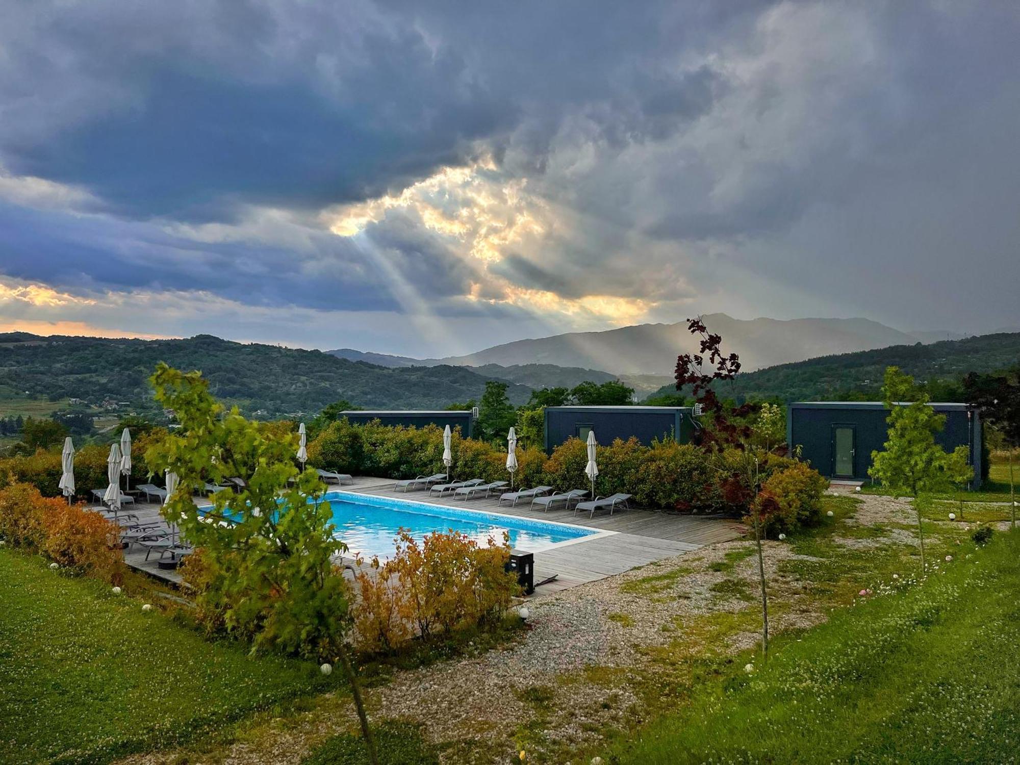 Flandra Glamping Hotel Corbeni Bagian luar foto