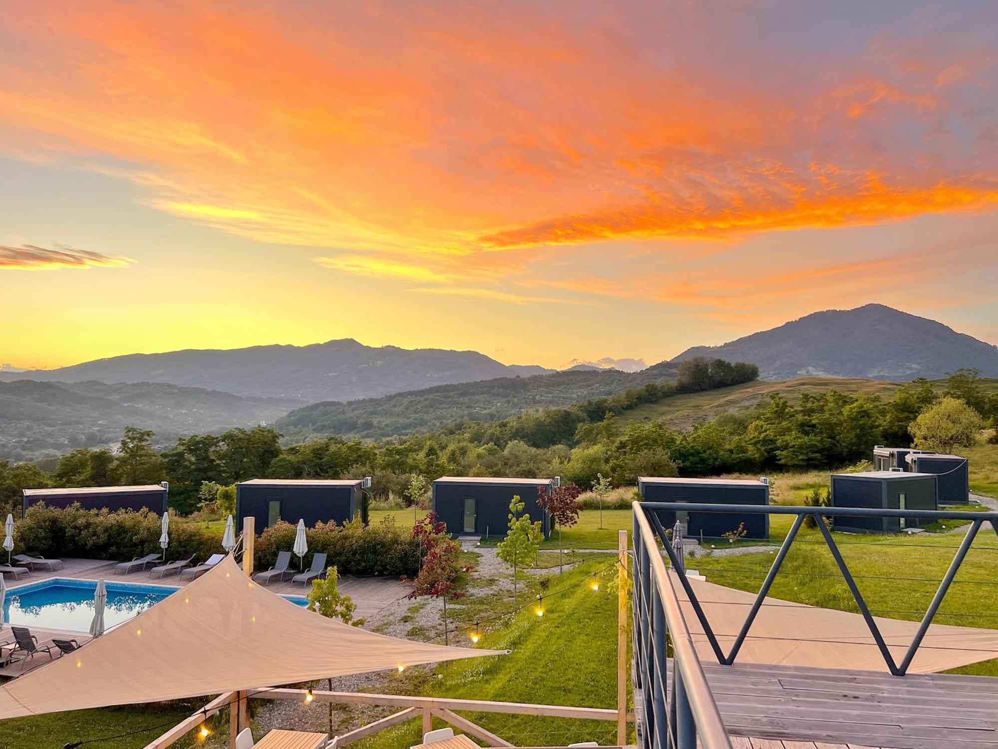 Flandra Glamping Hotel Corbeni Bagian luar foto